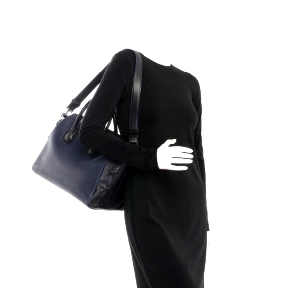 Givenchy Medium Antigona star embossed - Picture 9 of 9